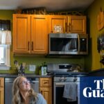 creates memorial jewelry