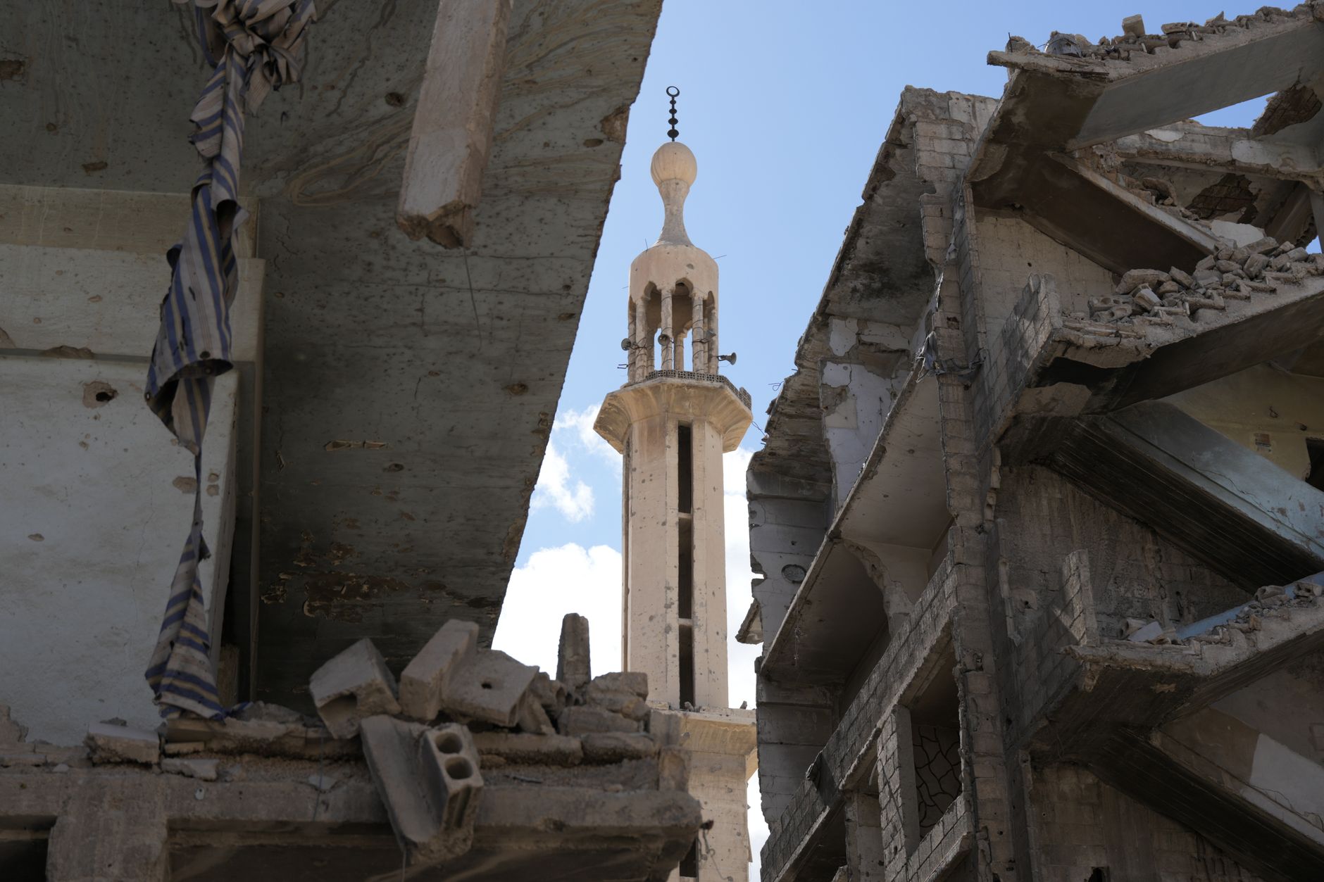 Bomb blast at Damascus cafe kills six, Syrian state media report