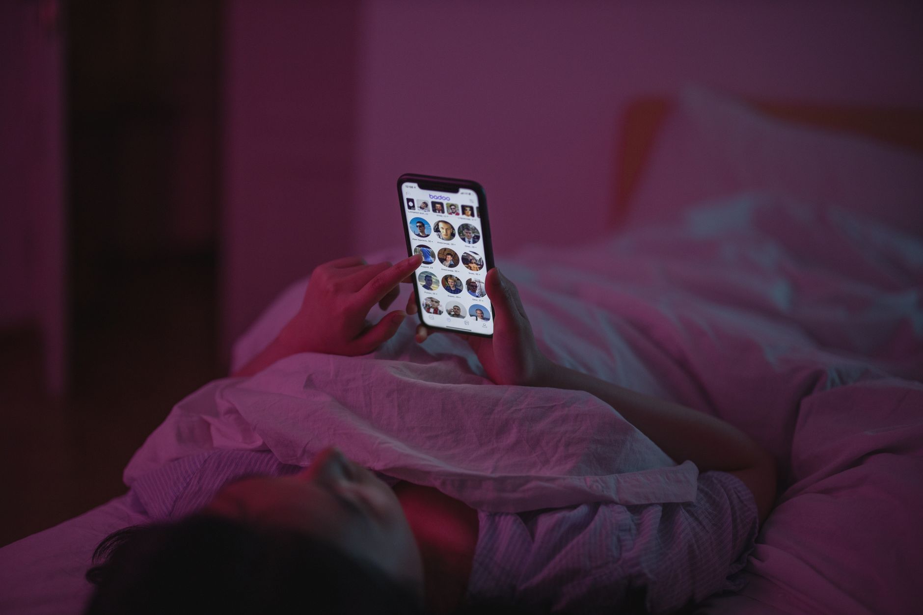 UK proposes midnight social media curfew for older teenagers