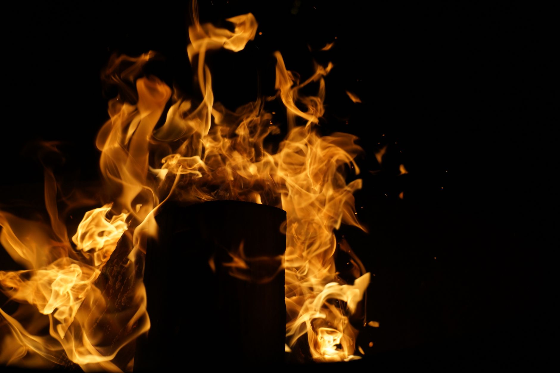 Washington wildfire arson suspect connected to two other fires, officials say