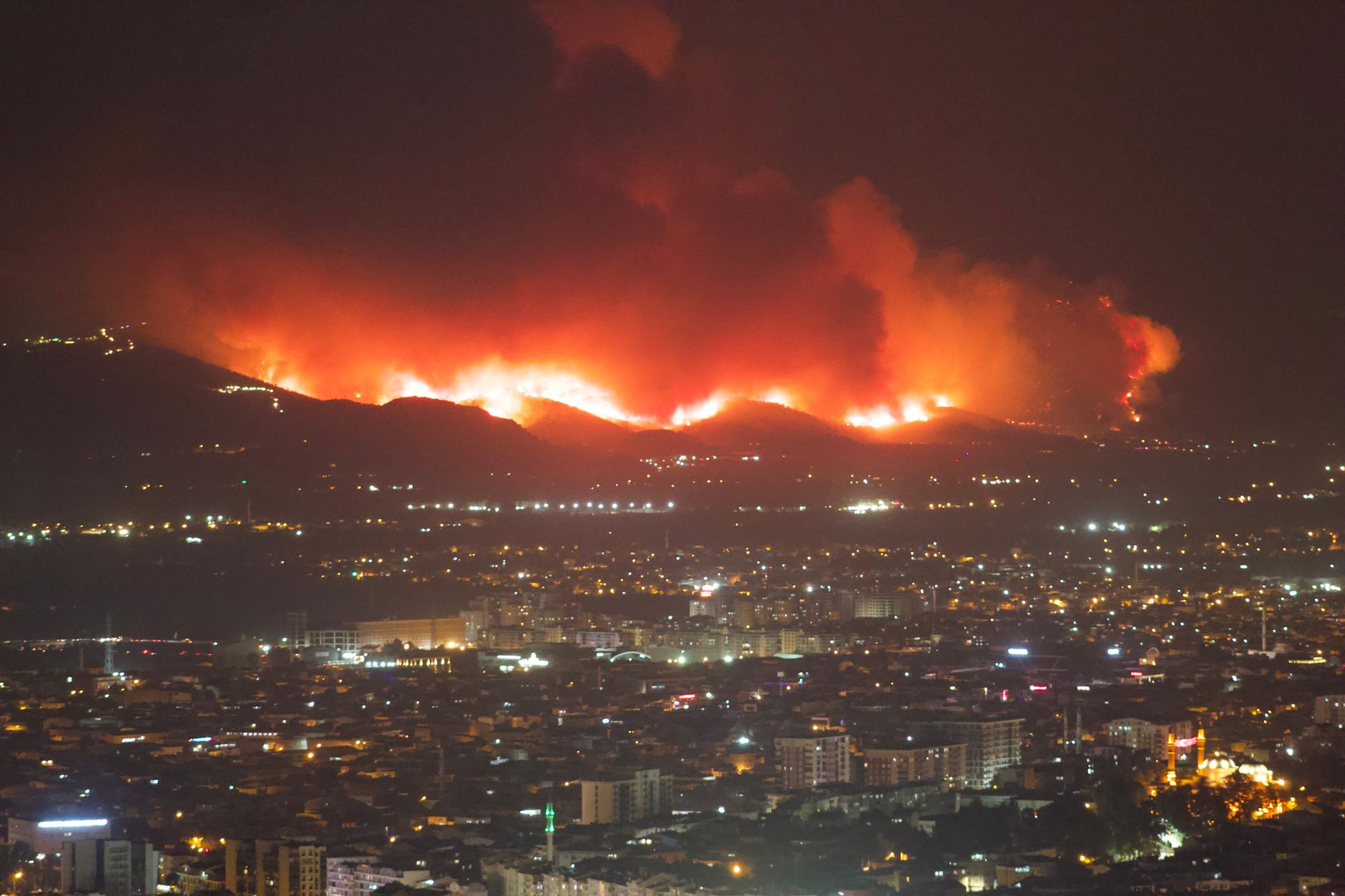 Dozens injured and thousands evacuated as wildfire spreads in Croatia
