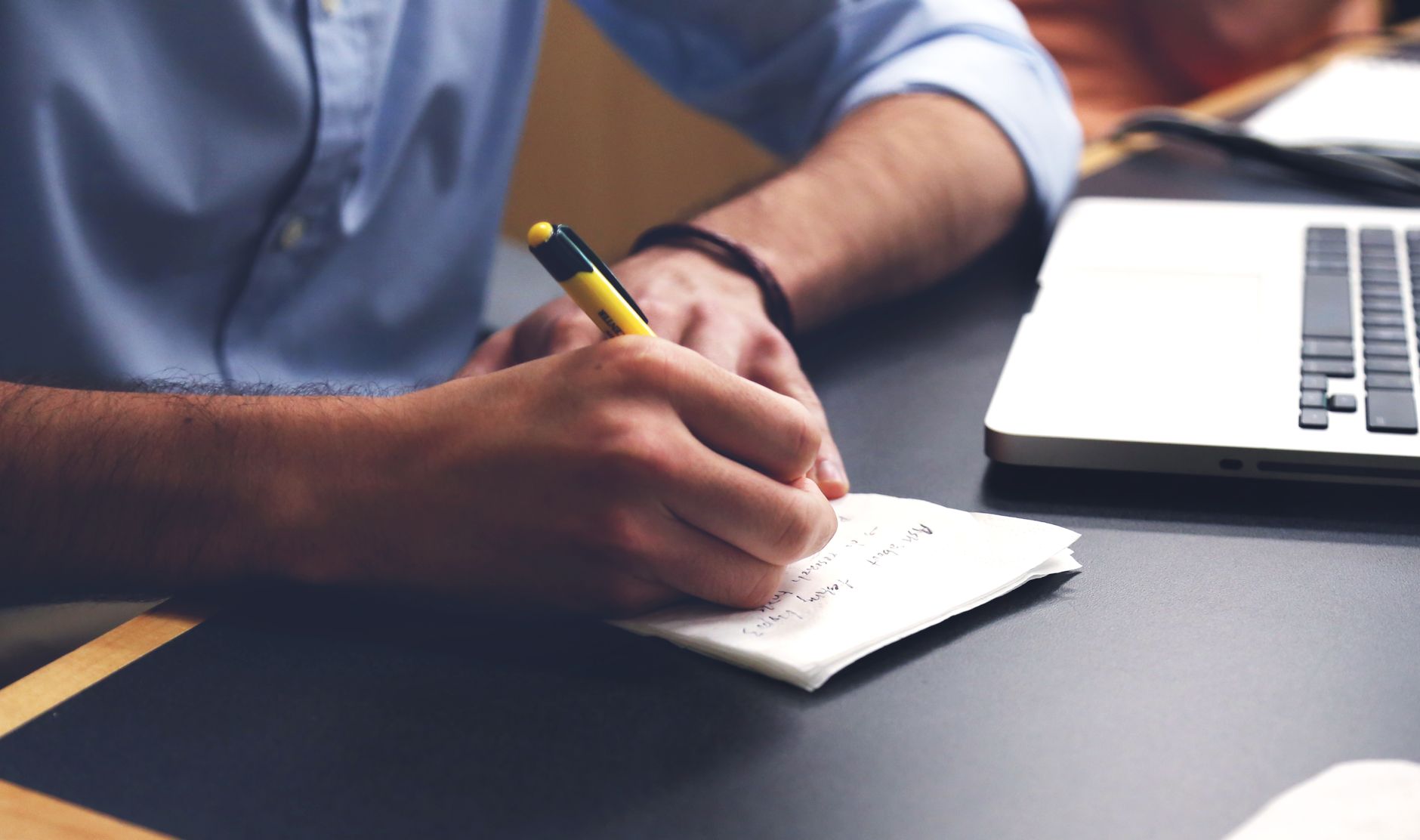 AI Agents Learn and Improve Over Time by Building Their Own Knowledge Wikis