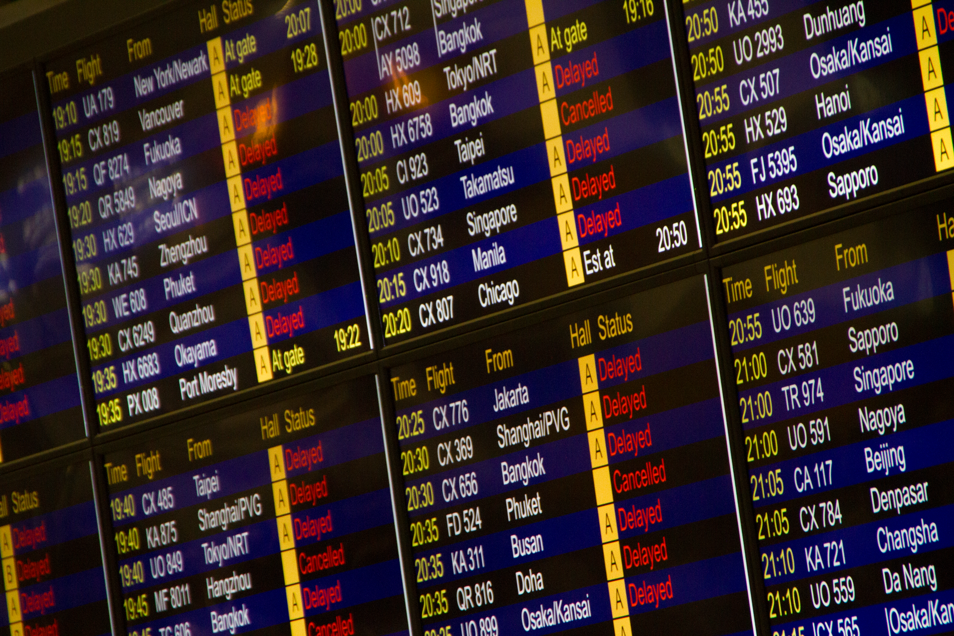 Construction workers cut cable causing delays at major US airports