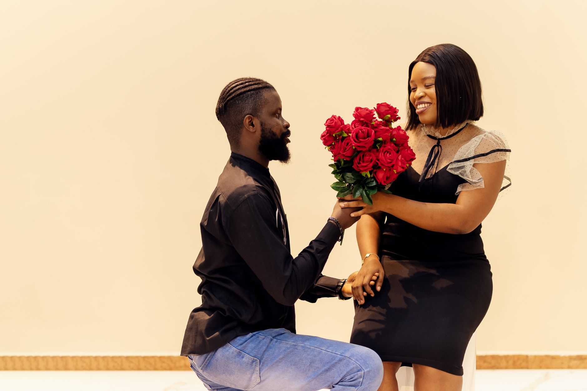 Six Nigerians charged with romance scams face extradition to US