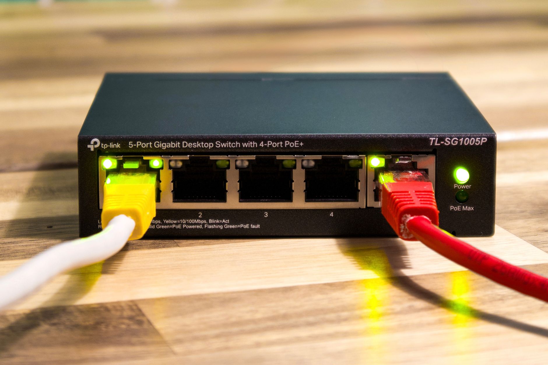 Could switching to light speed reduce data centre power consumption?