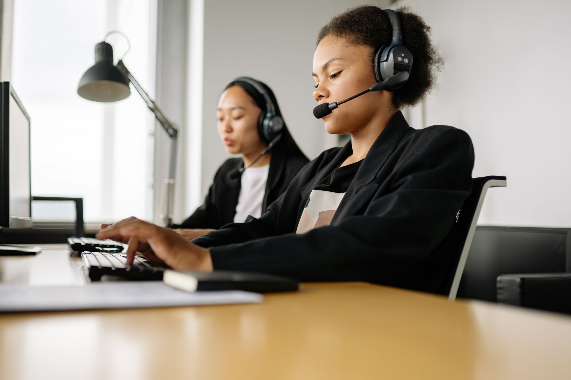 Creating Smarter AI Agents by Evolving Their Training Environments