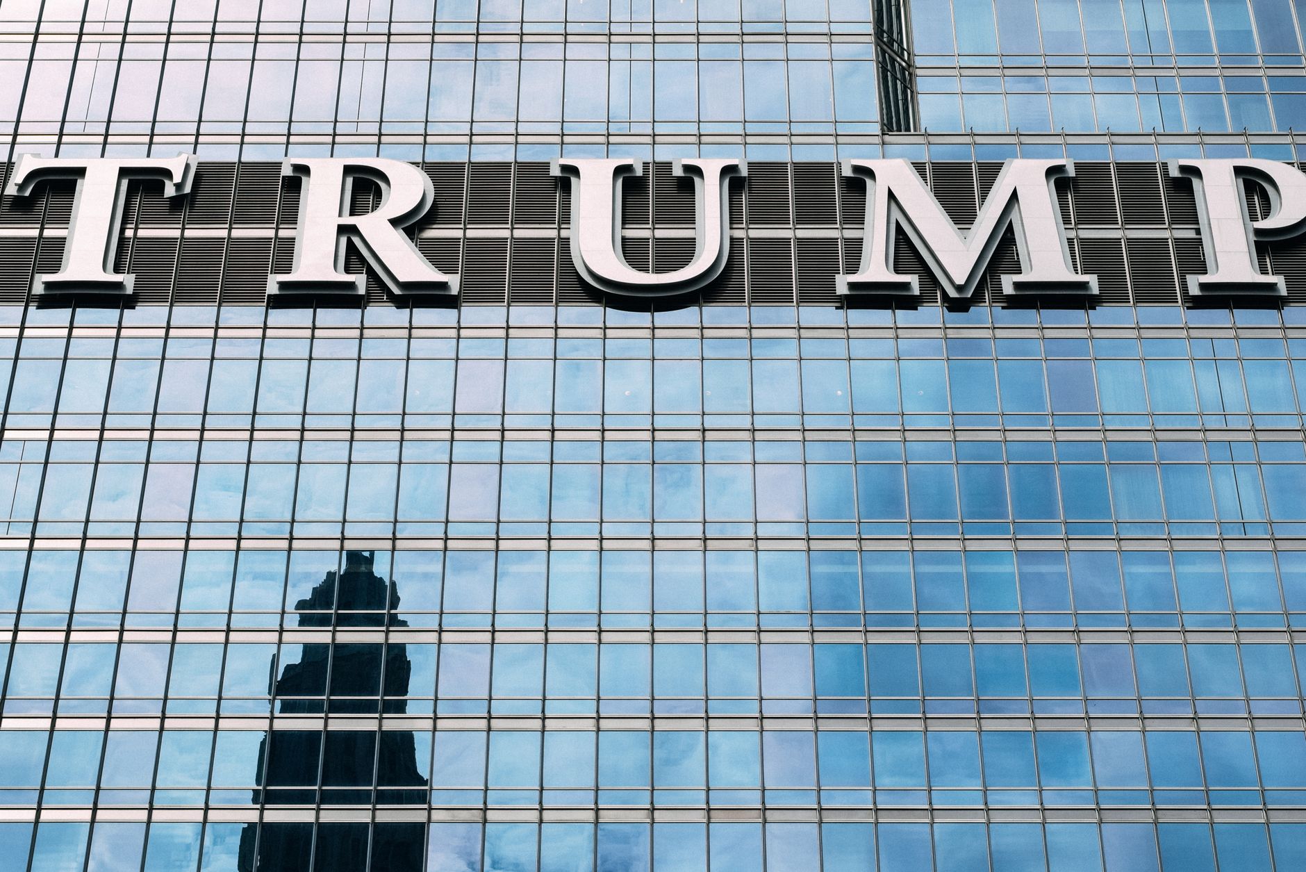 Trump faces lawsuit over Canadian tariffs in new legal dispute