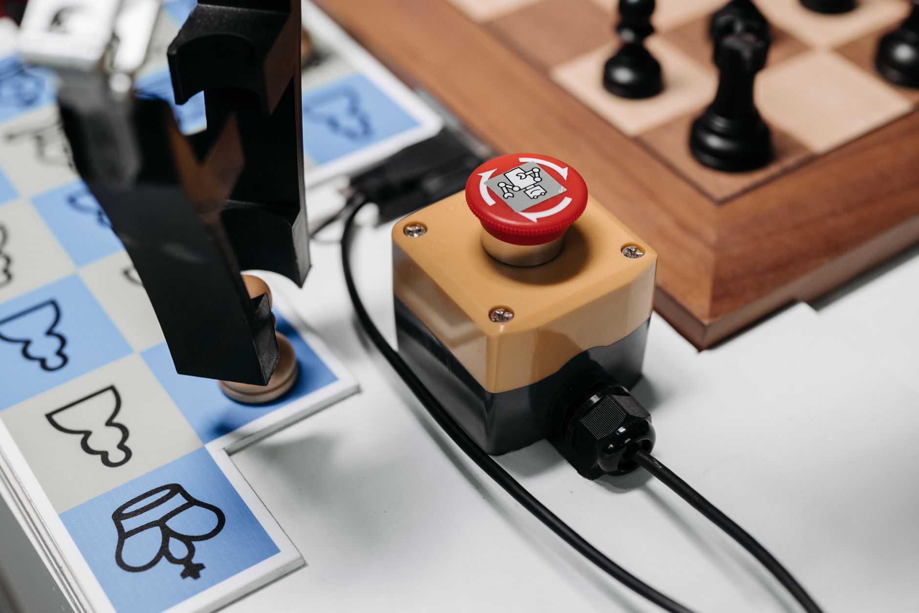 AI System Learns to Generate Better Scientific Hypotheses Through Recursive Self-Improvement